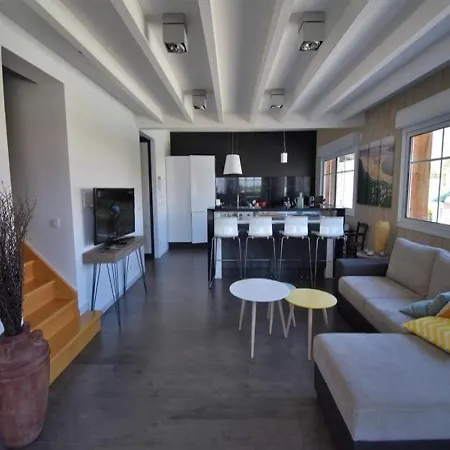 Appartement - Port De Plaisance / Aiguillon - Au Calme, Lumineux T4 Duplex 6 Pers. Av Grande Terrasse Et Parking Individuel